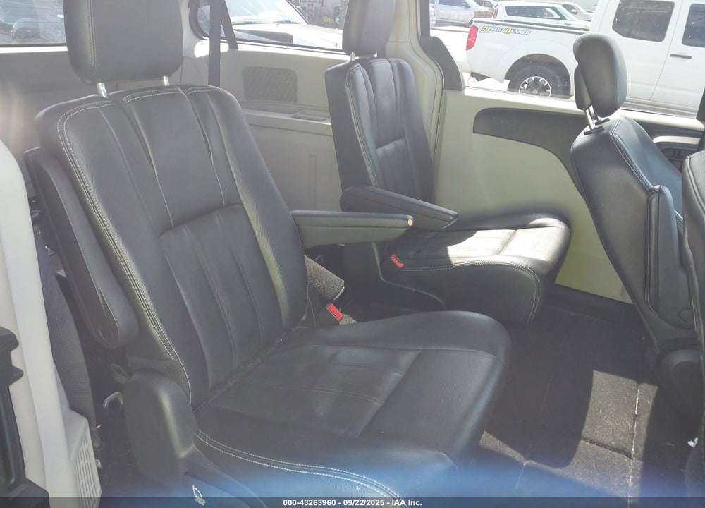 2016 CHRYSLER TOWN & COUNTRY TOURING VIN: 2C4RC1BG2GR141425