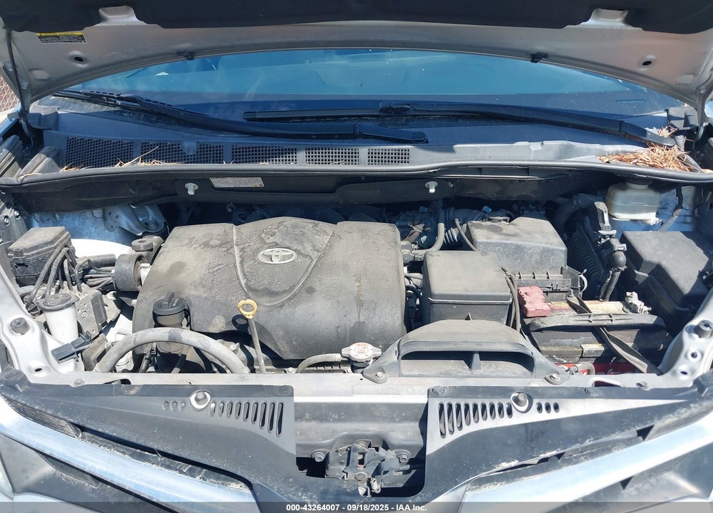 2018 TOYOTA SIENNA LE 8 PASSENGER VIN: 5TDKZ3DC5JS905210