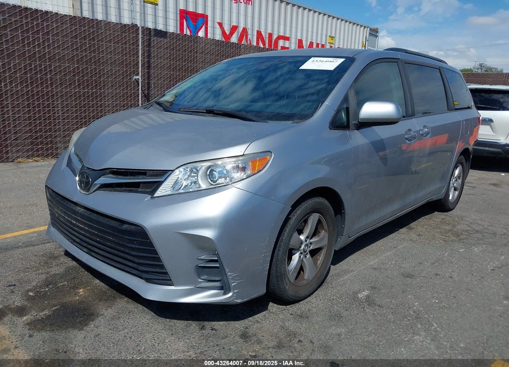 2018 TOYOTA SIENNA LE 8 PASSENGER VIN: 5TDKZ3DC5JS905210