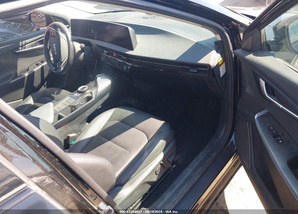 2022 KIA EV6 VIN: KNDC34LA1N5058290