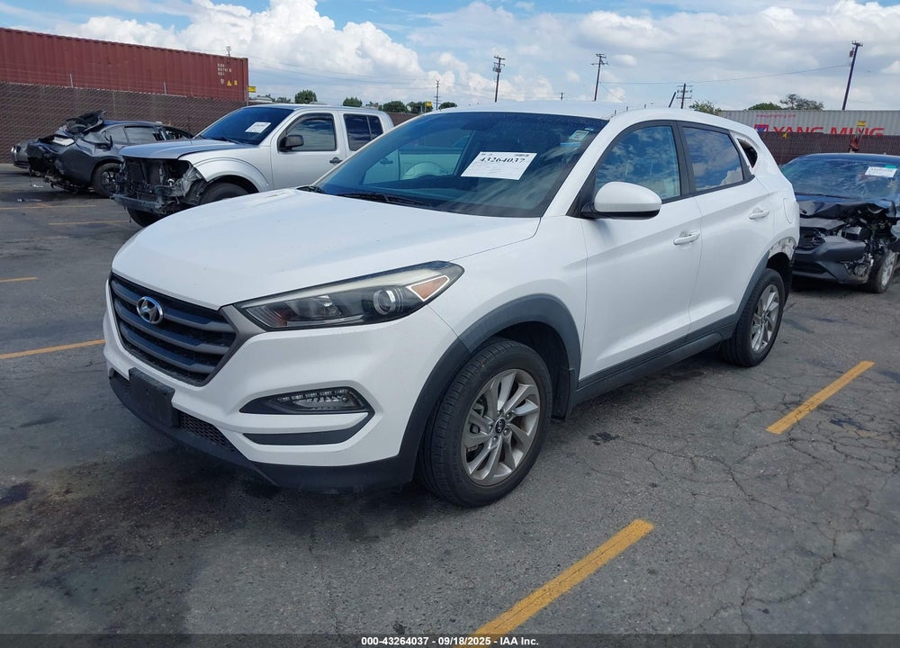 2016 HYUNDAI TUCSON SE VIN: KM8J33A40GU161574