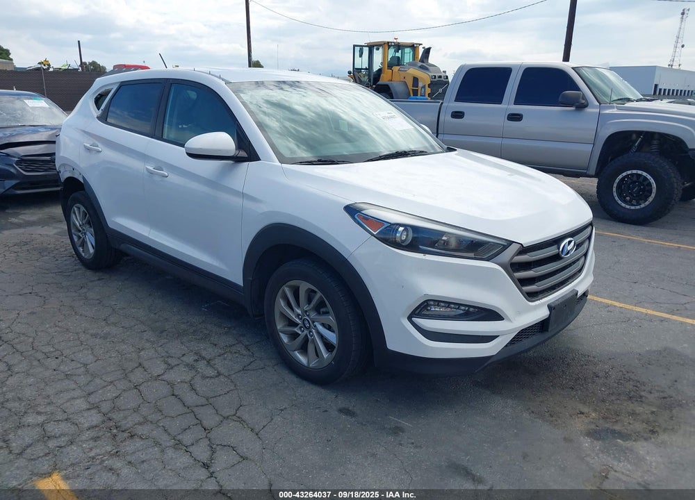 2016 HYUNDAI TUCSON SE VIN: KM8J33A40GU161574