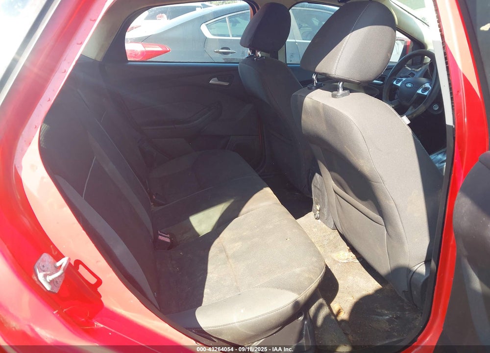 2014 FORD FOCUS VIN: 1FADP3K2XEL322279