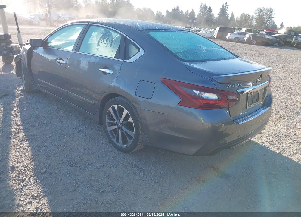 2017 NISSAN ALTIMA VIN: 1N4AL3AP1HC111732