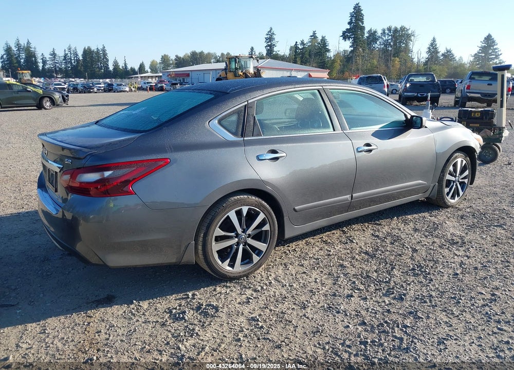 2017 NISSAN ALTIMA VIN: 1N4AL3AP1HC111732