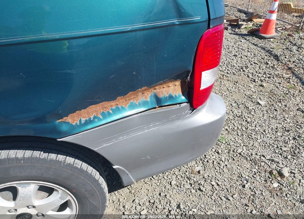 2004 KIA SEDONA EX/LX VIN: KNDUP131346549265
