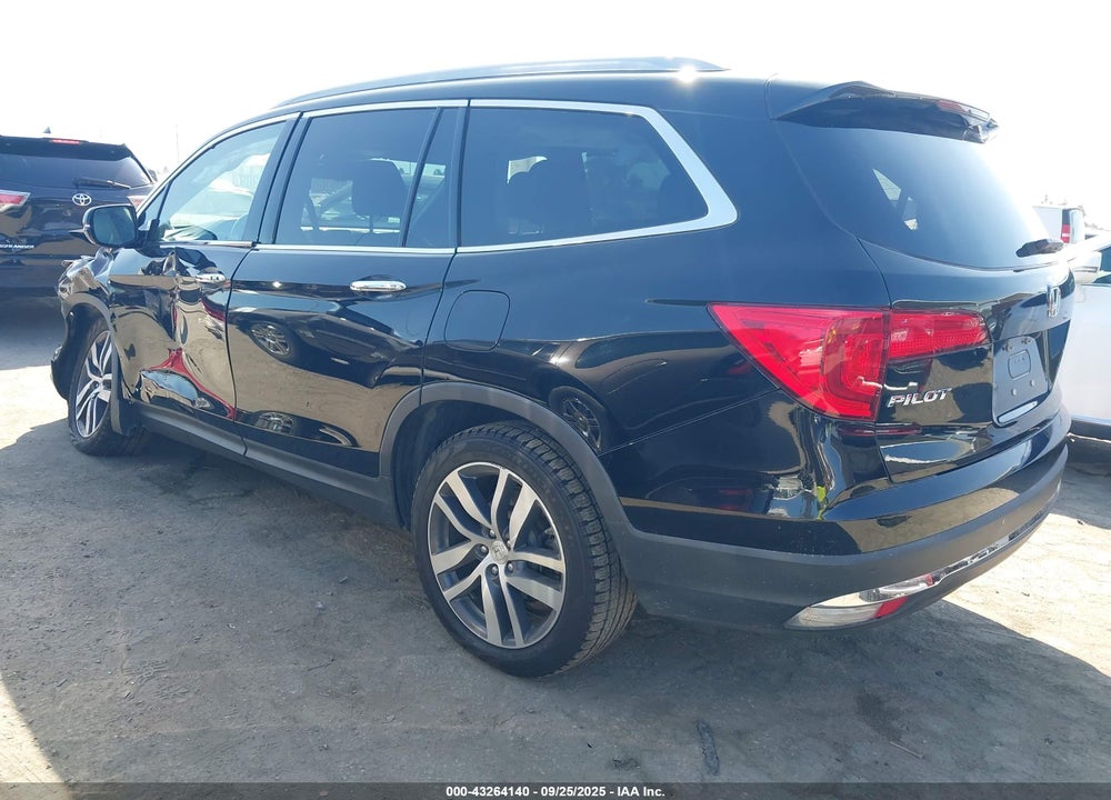 2018 HONDA PILOT VIN: 5FNYF6H0XJB060749