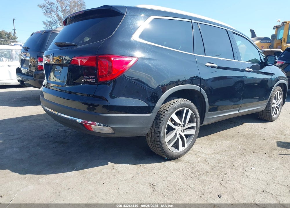 2018 HONDA PILOT VIN: 5FNYF6H0XJB060749