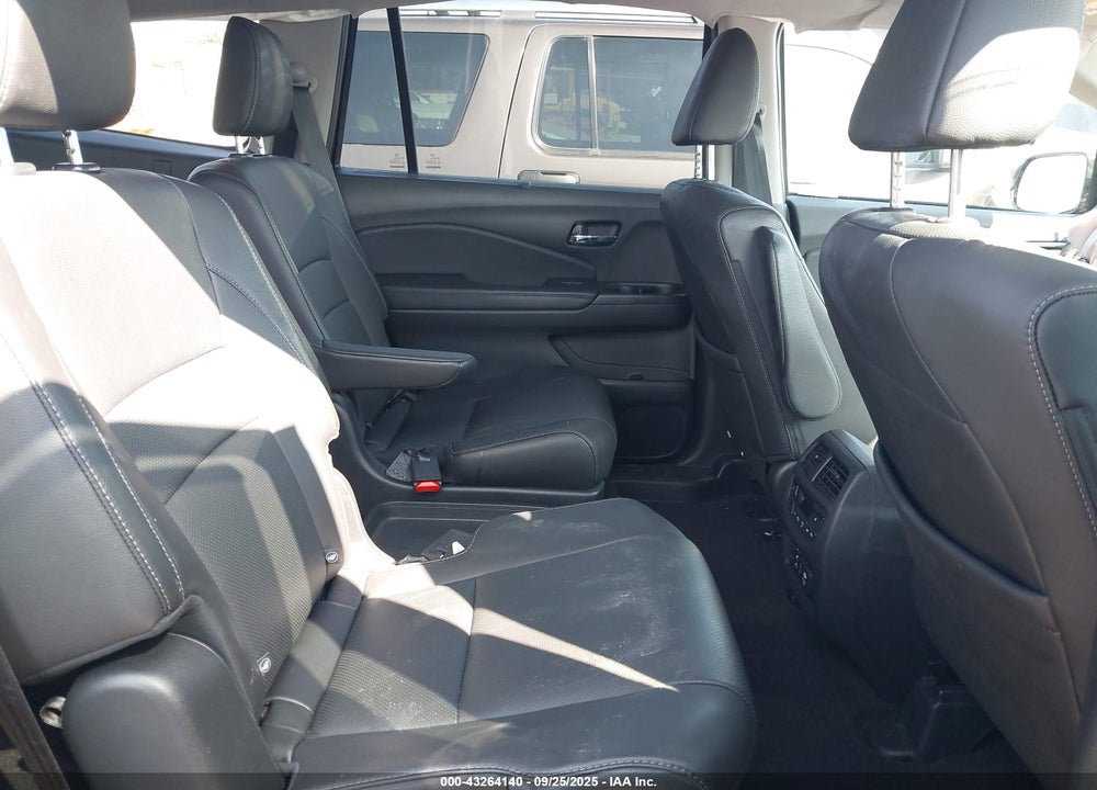 2018 HONDA PILOT VIN: 5FNYF6H0XJB060749