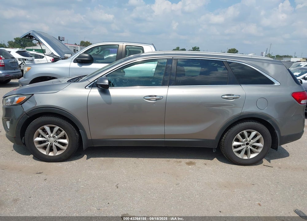 2016 KIA SORENTO VIN: 5XYPG4A51GG033699