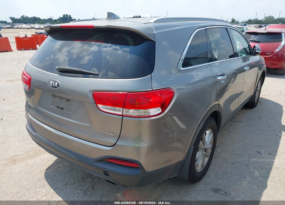 2016 KIA SORENTO VIN: 5XYPG4A51GG033699