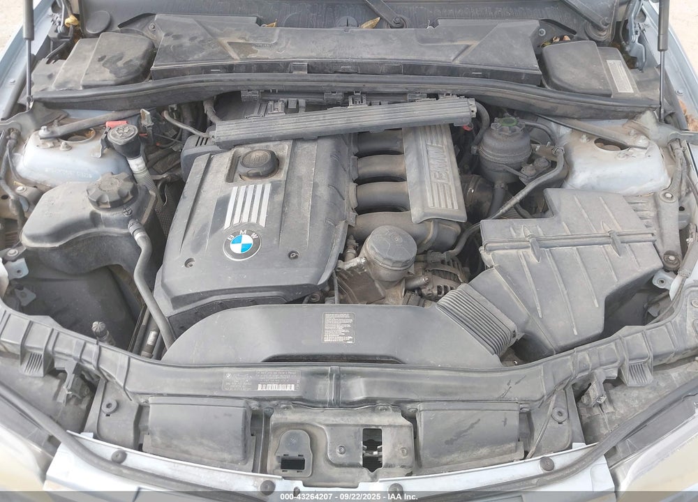 2011 BMW 1 SERIES VIN: WBAUP7C54BVM54820