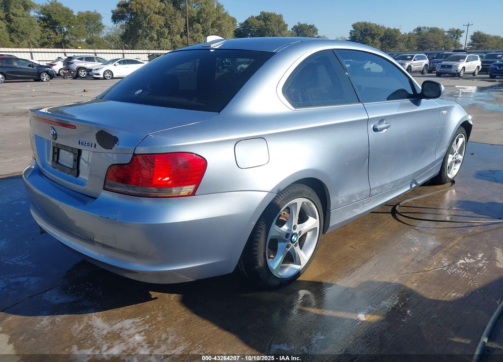 2011 BMW 1 SERIES VIN: WBAUP7C54BVM54820