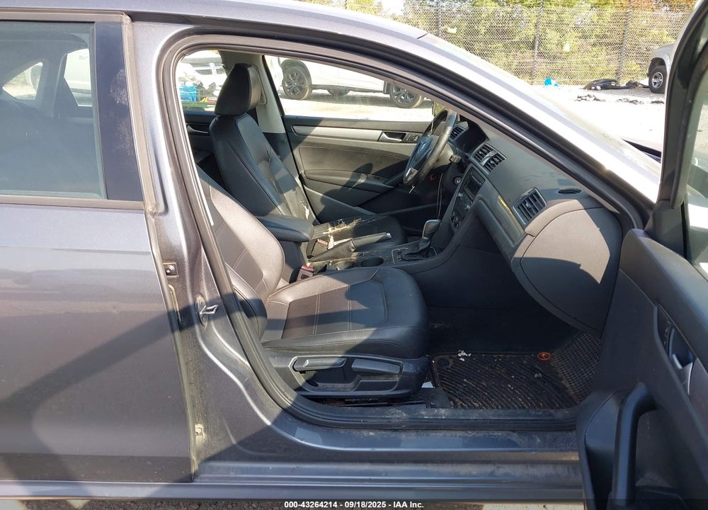 2015 VOLKSWAGEN PASSAT VIN: 1VWAS7A32FC060446