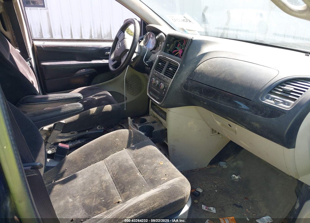 2014 DODGE GRAND CARAVAN VIN: 2C4RDGBG0ER331995