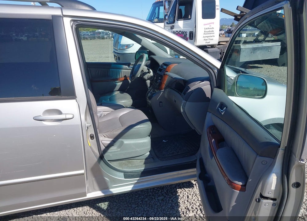 2004 TOYOTA SIENNA XLE VIN: 5TDZA22C84S181231