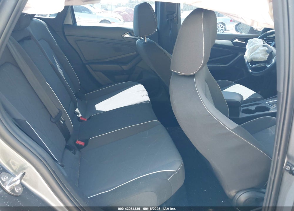 2025 VOLKSWAGEN JETTA VIN: 3VWBX7BU8SM051935