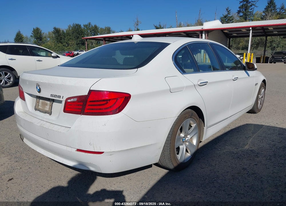 2011 BMW 528I VIN: WBAFR1C57BDS36067