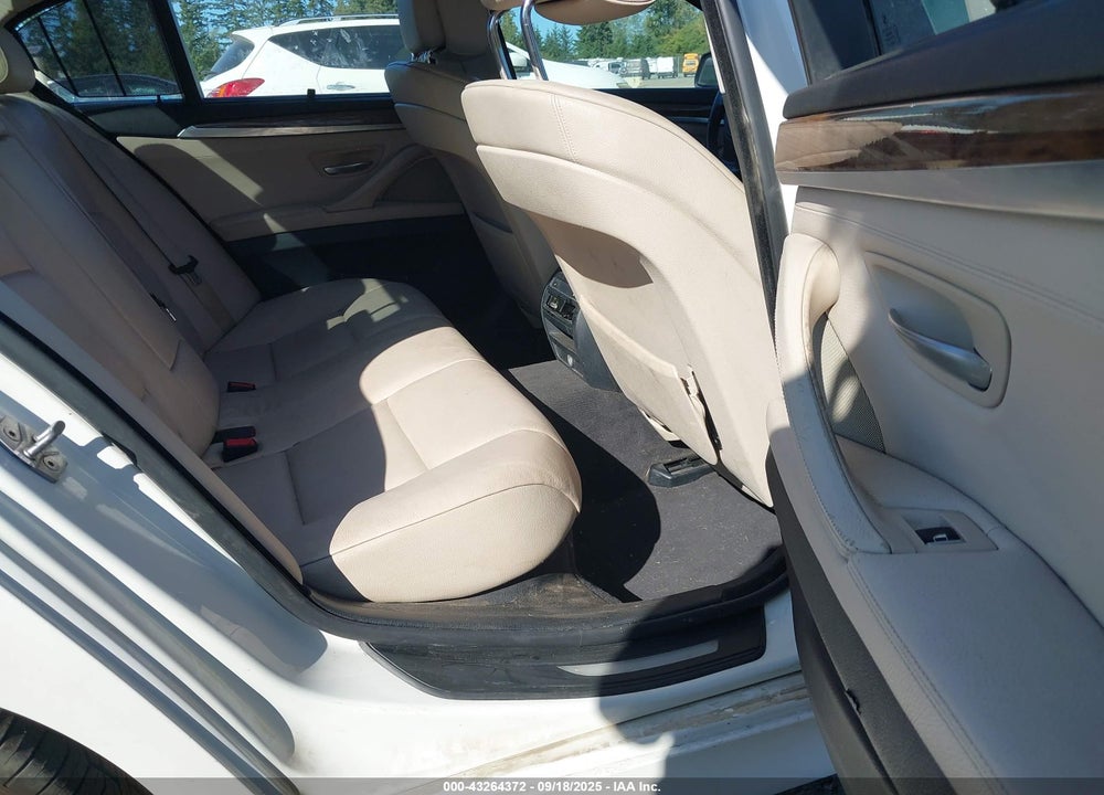 2011 BMW 528I VIN: WBAFR1C57BDS36067