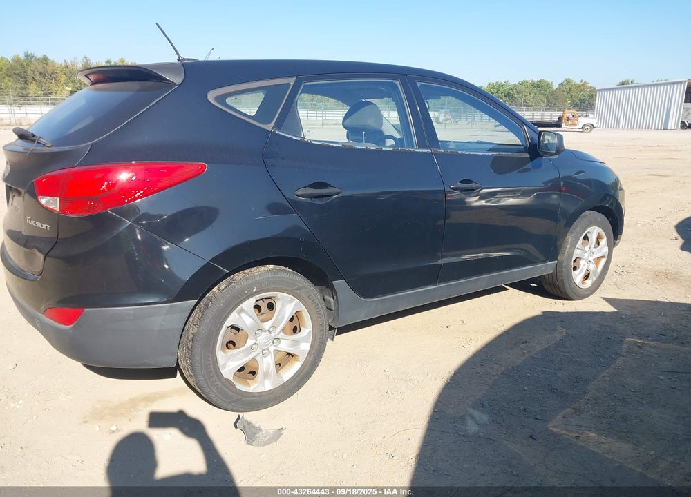 2010 HYUNDAI TUCSON GLS VIN: KM8JT3AC5AU041042