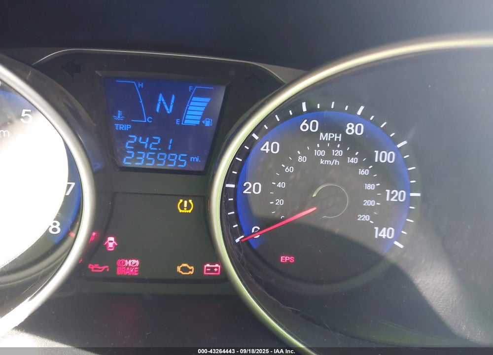 2010 HYUNDAI TUCSON GLS VIN: KM8JT3AC5AU041042