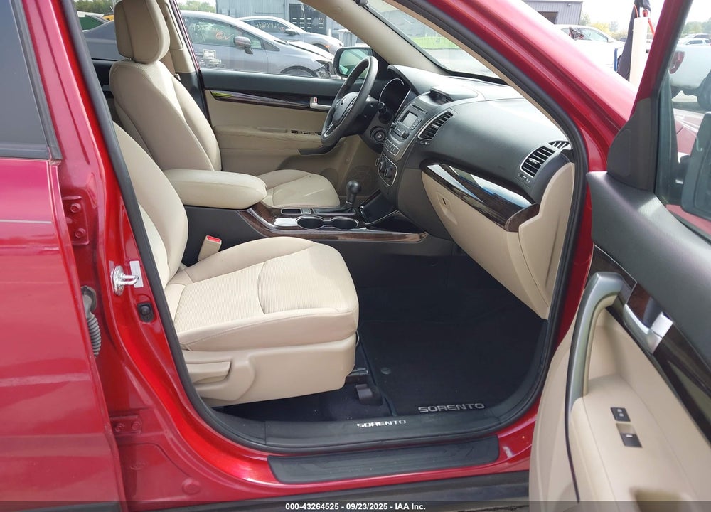 2014 KIA SORENTO LX VIN: 5XYKT4A6XEG428265