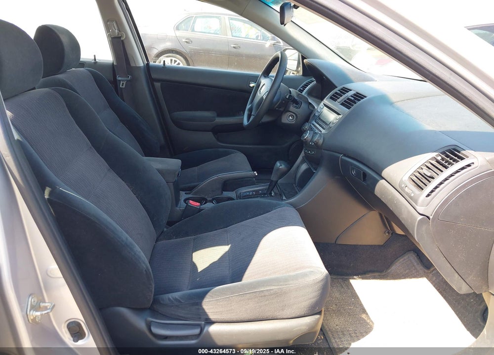 2003 HONDA ACCORD 2.4 LX VIN: 1HGCM56353A067404