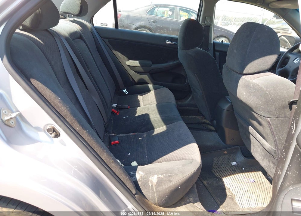 2003 HONDA ACCORD 2.4 LX VIN: 1HGCM56353A067404