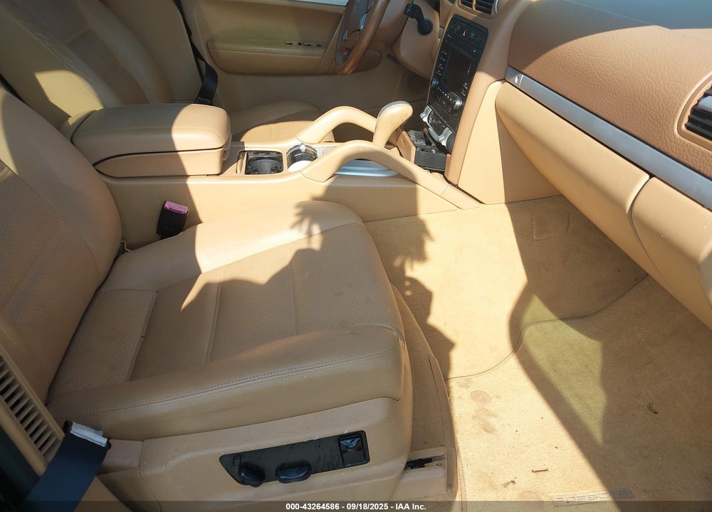 2009 PORSCHE CAYENNE VIN: WP1AB29P29LA43744