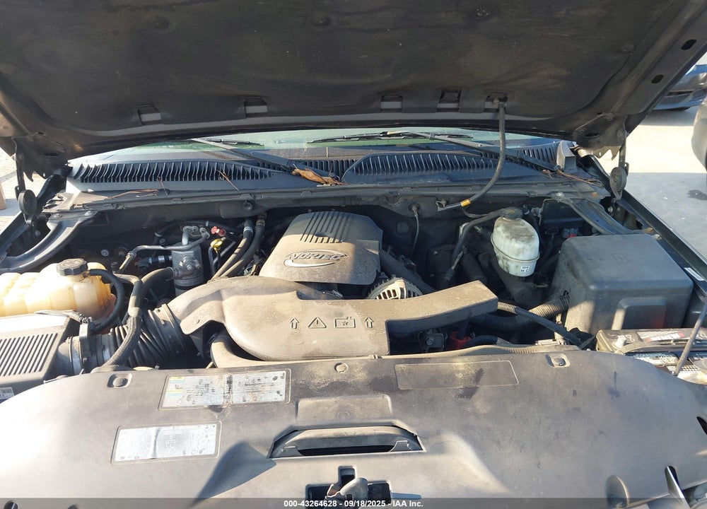 2005 CHEVROLET TAHOE LT VIN: 1GNEC13T75R187675