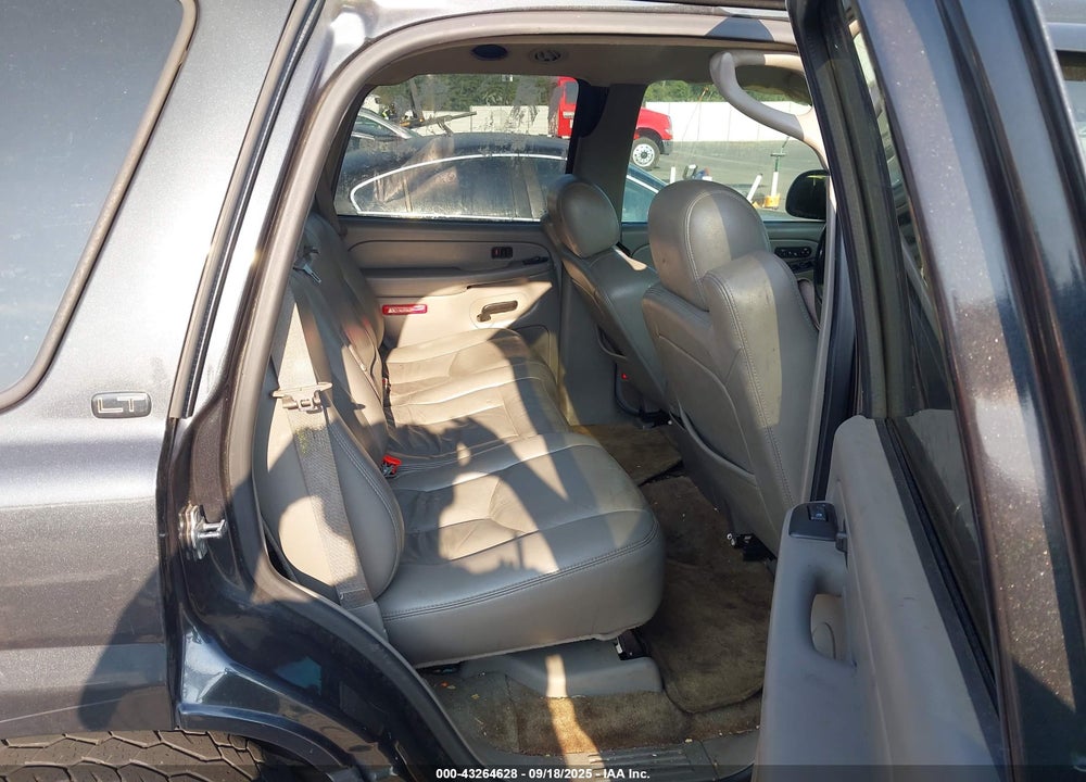 2005 CHEVROLET TAHOE LT VIN: 1GNEC13T75R187675