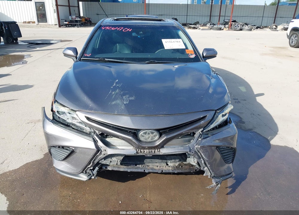 2018 TOYOTA CAMRY SE VIN: 4T1B11HK5JU572463