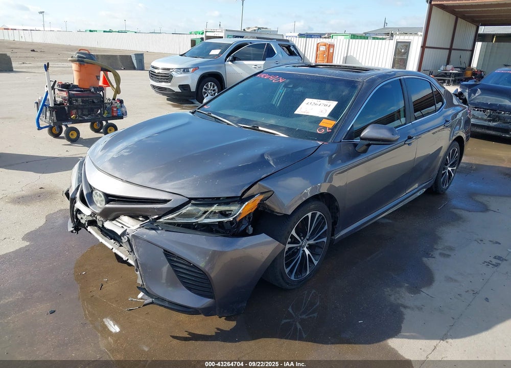 2018 TOYOTA CAMRY SE VIN: 4T1B11HK5JU572463