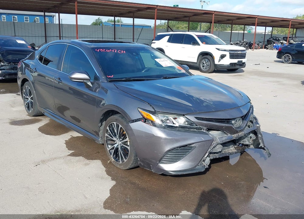 2018 TOYOTA CAMRY SE VIN: 4T1B11HK5JU572463