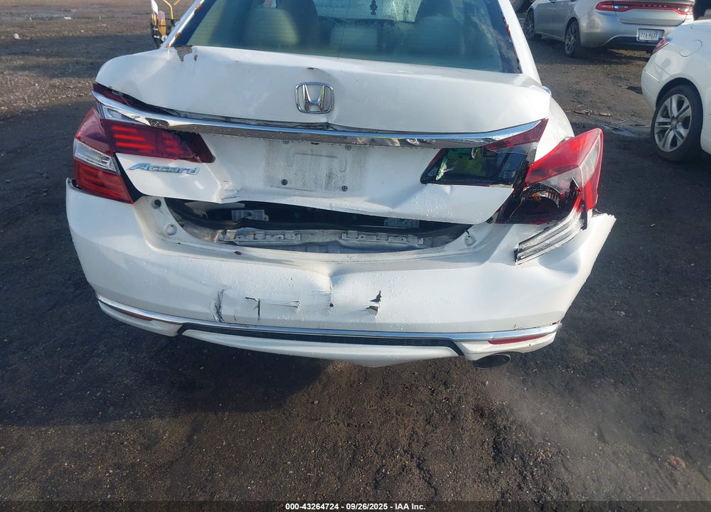 2016 HONDA ACCORD VIN: 1HGCR2F38GA225000