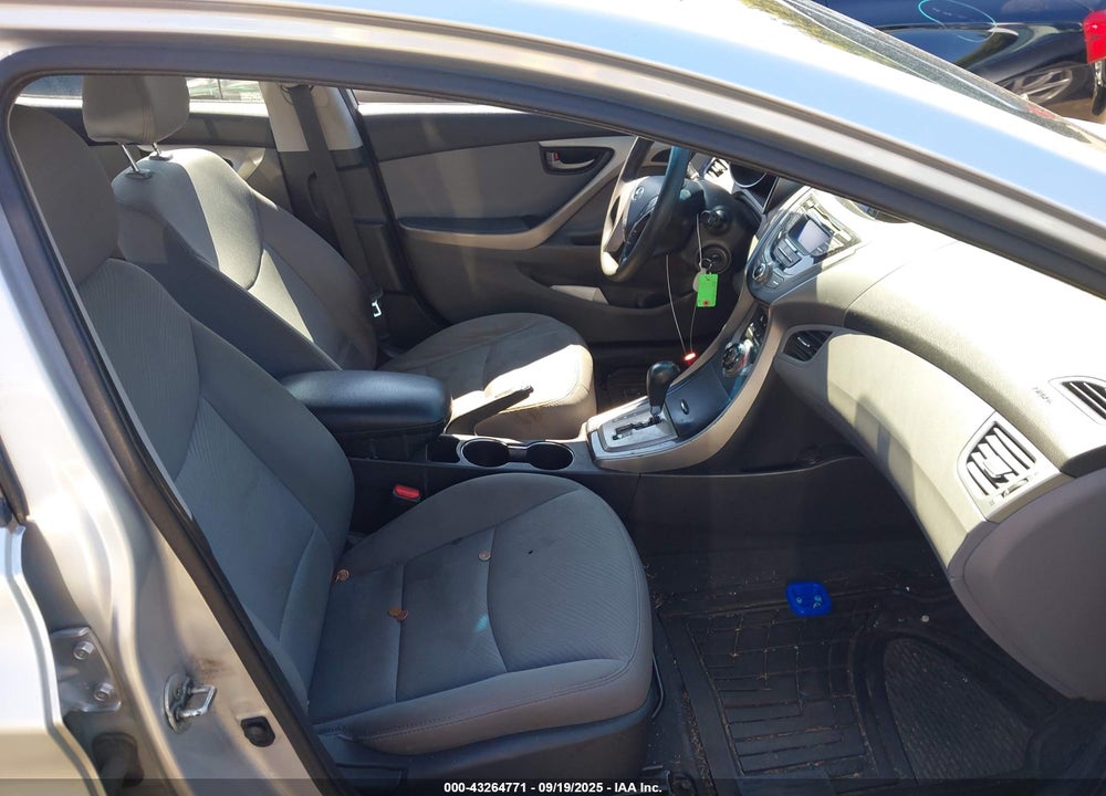 2013 HYUNDAI ELANTRA VIN: 5NPDH4AE7DH203486