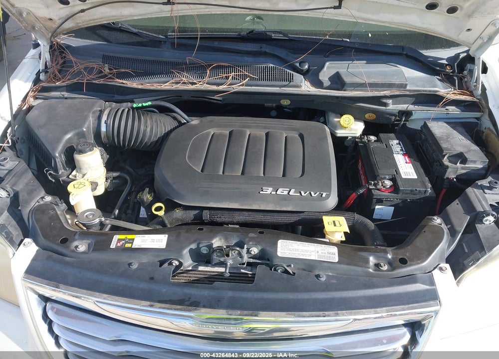 2013 CHRYSLER TOWN & COUNTRY VIN: 2C4RC1BG0DR696787