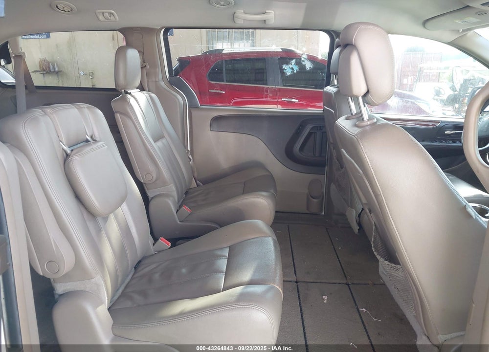 2013 CHRYSLER TOWN & COUNTRY VIN: 2C4RC1BG0DR696787