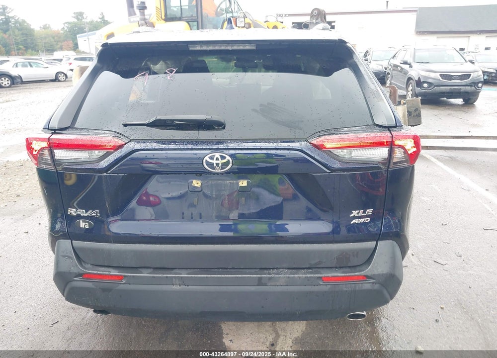 2019 TOYOTA RAV4 VIN: JTMP1RFVXKD028421