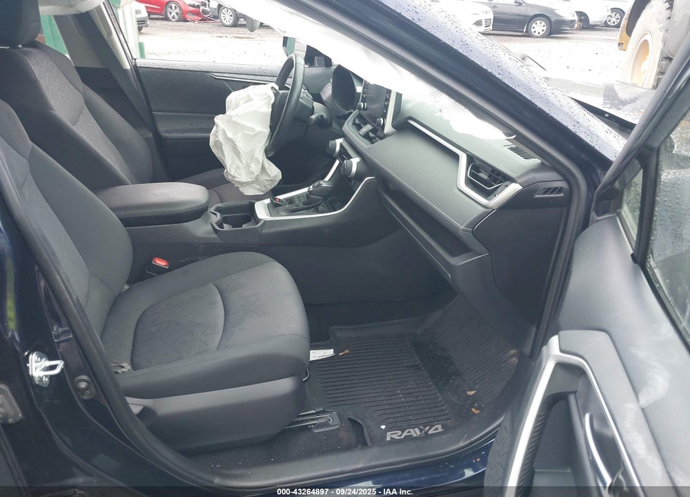 2019 TOYOTA RAV4 VIN: JTMP1RFVXKD028421