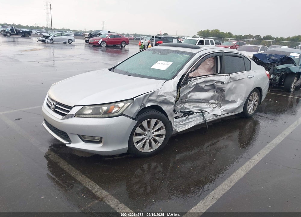 2013 HONDA ACCORD VIN: 1HGCR2F84DA081405