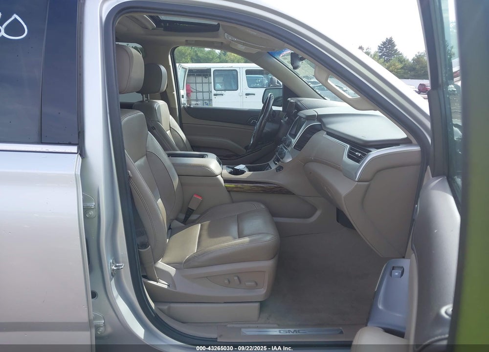 2019 GMC YUKON XL SLT VIN: 1GKS2GKC2KR356407