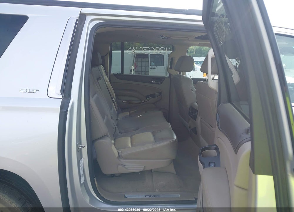 2019 GMC YUKON XL SLT VIN: 1GKS2GKC2KR356407