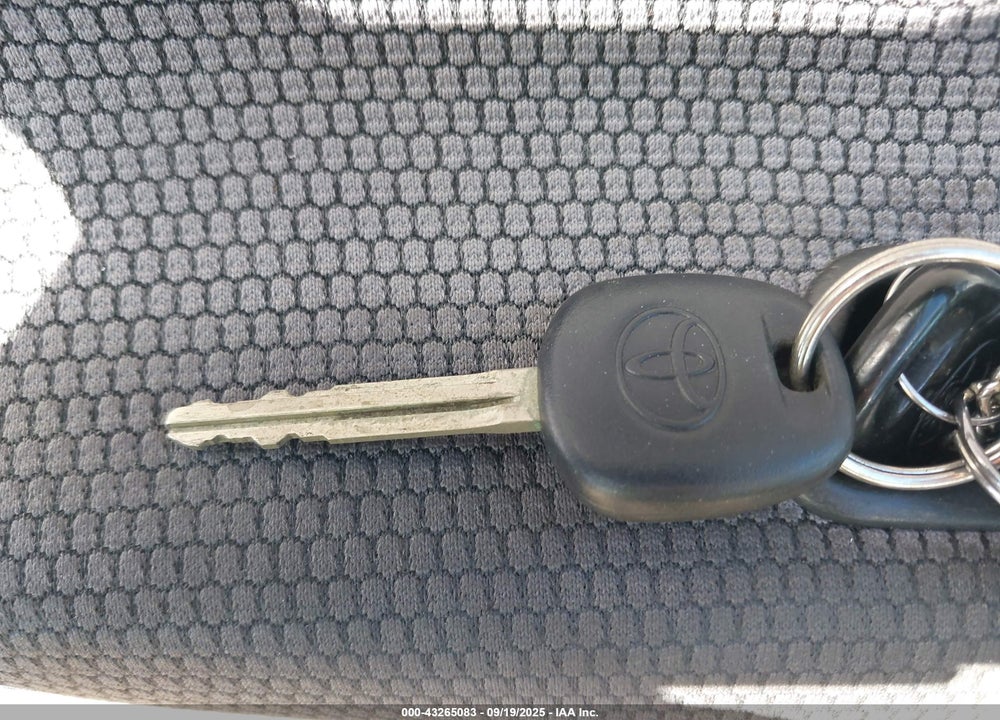 2006 TOYOTA MATRIX VIN: 2T1LR32E56C551116
