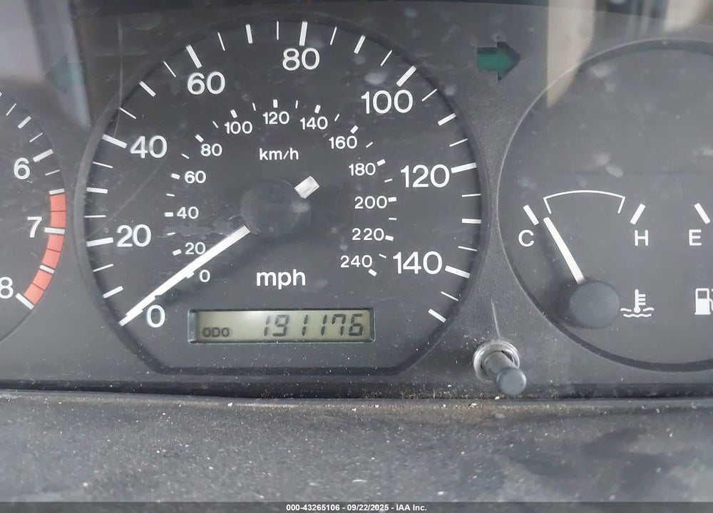 1999 MAZDA 626 ES/LX VIN: 1YVGF22C4X5819116