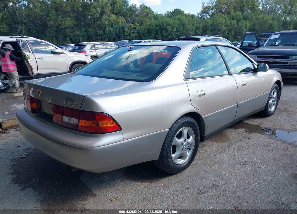 1997 LEXUS ES 300 VIN: JT8BF22G4V5006390