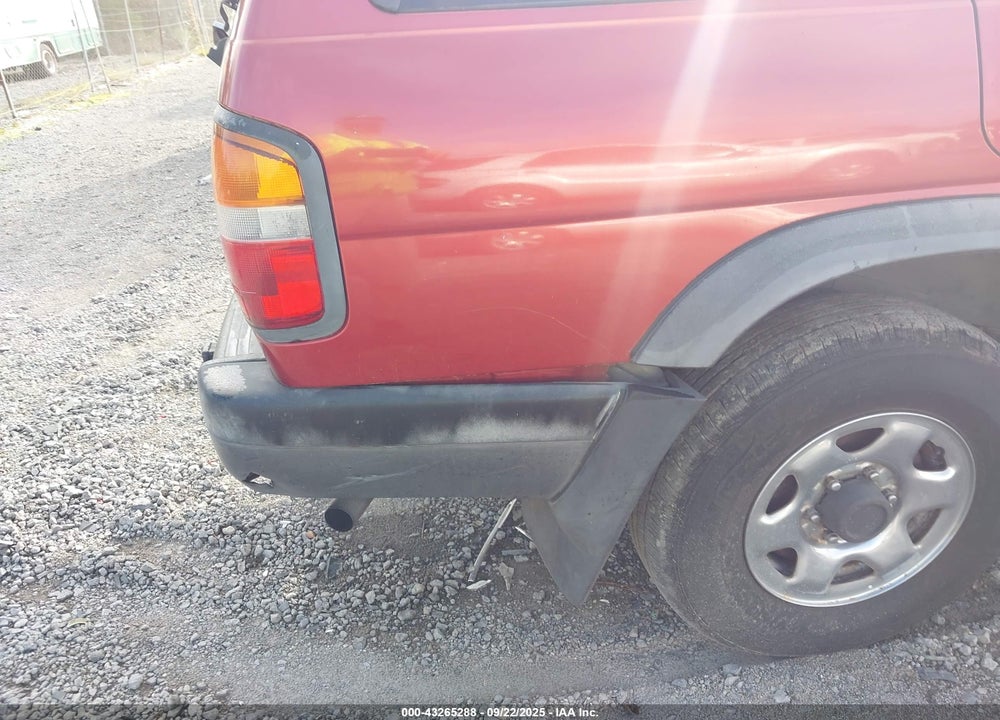 1997 NISSAN PATHFINDER LE/SE/XE VIN: JN8AR05Y7VW137213