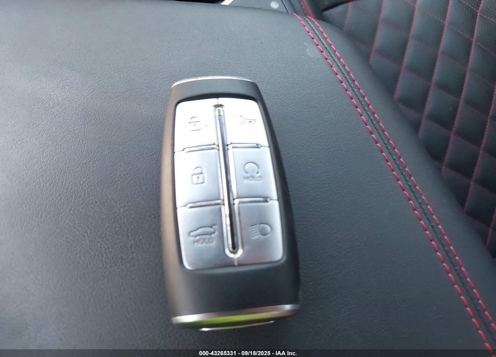 2022 GENESIS G70 VIN: KMTG54TE6NU096023