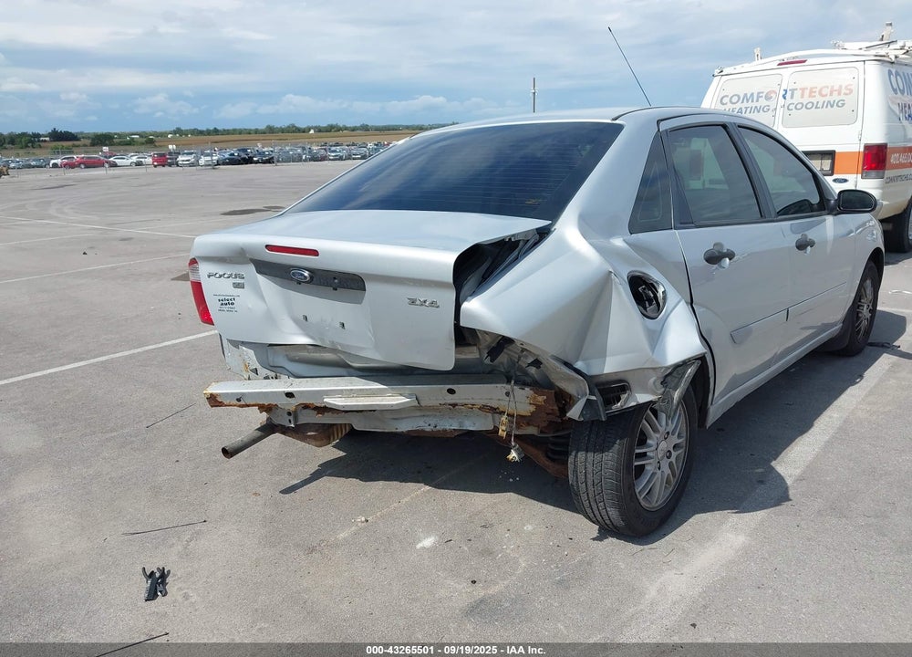 2005 FORD FOCUS ZX4 VIN: 1FAFP34N65W220007