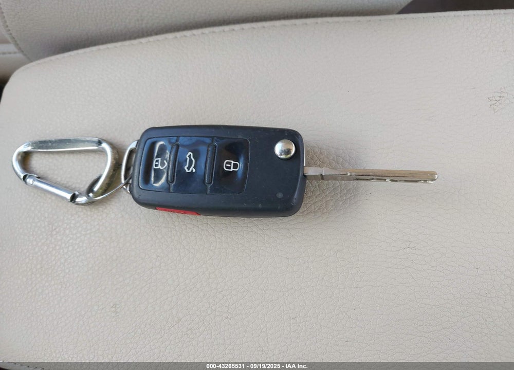 2012 VOLKSWAGEN JETTA 2.5L SE VIN: 3VWBP7AJ7CM112975